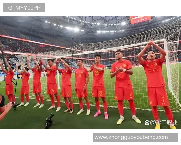 中国足球明星在球迷心中的地位与影响力有多深厚